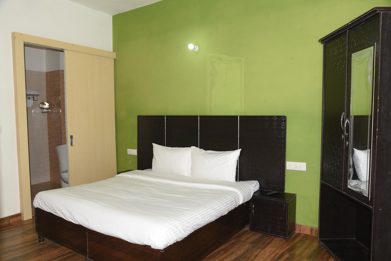 The Palm Tree -Family Stay Amritsar Exterior photo
